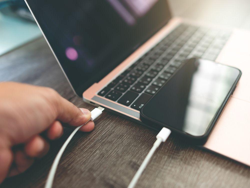Aprenda como usar a internet do celular no PC via USB de forma rápida 